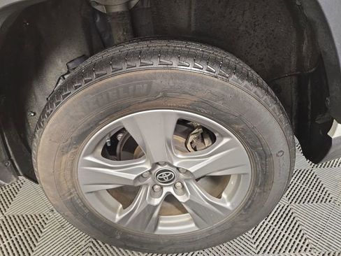 Used 2025 Toyota RAV4 XLE image 11