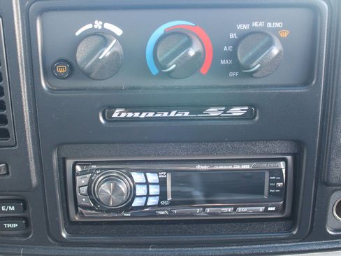 Used 1995 Chevrolet Impala SS image 22