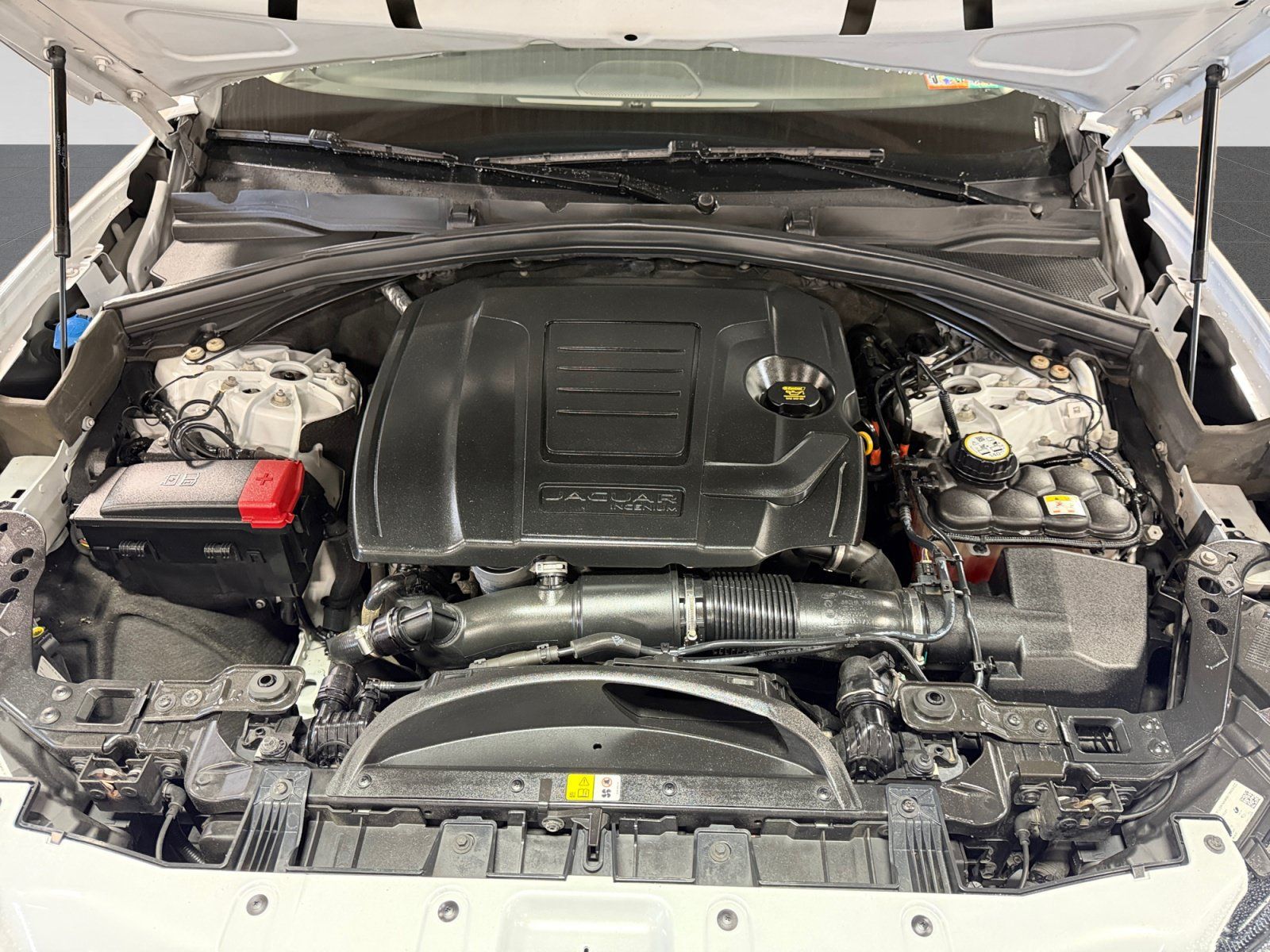 Used 2021 Jaguar F-PACE AWD/4WD image 26