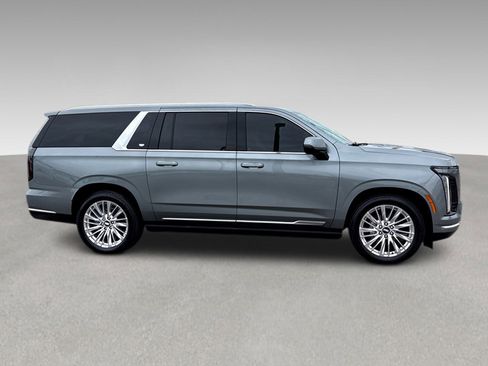 Used 2026 Cadillac Escalade ESV Luxury w/ Touring Package RWD image 24