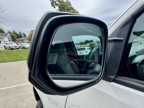 Used 2021 Toyota Tacoma SR image 12