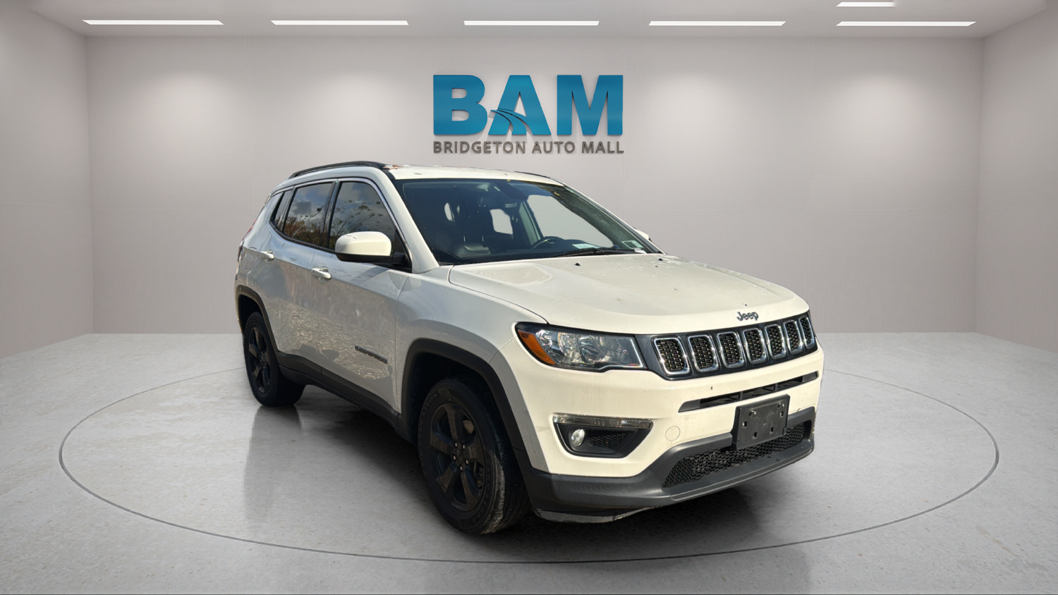 Used 2019 Jeep Compass Latitude w/ Popular Equipment Group AWD/4WD image 1