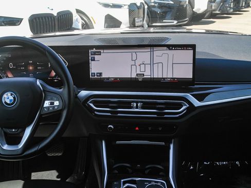 Used 2023 BMW i4 eDrive35 w/ Premium Package RWD image 9