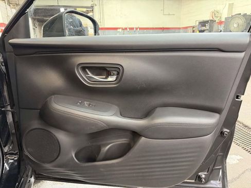 Used 2023 Honda HR-V LX image 26