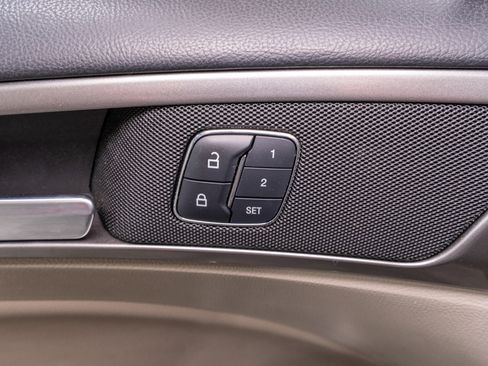 Used 2017 Ford Fusion SE image 13