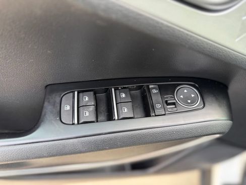 Used 2020 Kia Soul LX FWD image 25