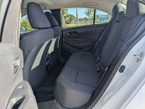 Used 2025 Toyota Corolla LE image 14