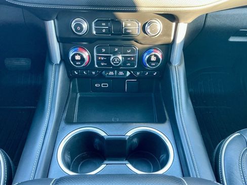 Used 2021 GMC Yukon XL SLT w/ SLT Luxury Plus Package image 36