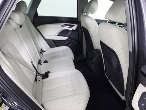 New 2025 Audi Q5 Premium image 14