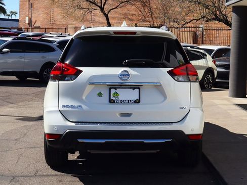 Used 2019 Nissan Rogue SV image 11