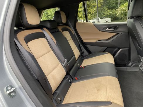 Used 2026 Chevrolet Equinox ACTIV w/ Safety and Technology Package FWD image 38