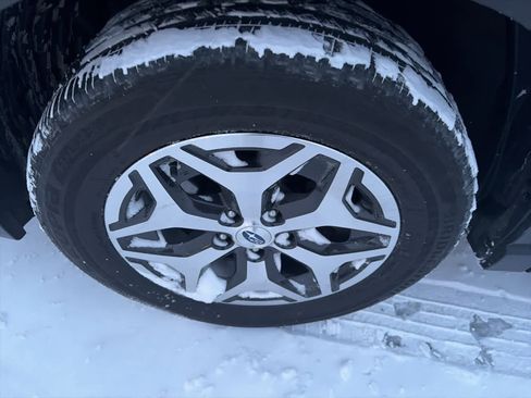 Used 2023 Subaru Forester Premium image 7