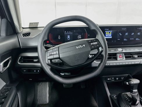 Used 2025 Kia K4 FWD image 18