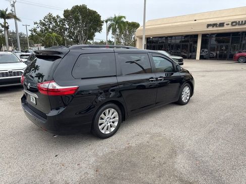 Used 2016 Toyota Sienna Limited Premium image 5
