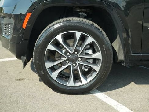 Used 2023 Jeep Grand Cherokee L Overland AWD/4WD image 11