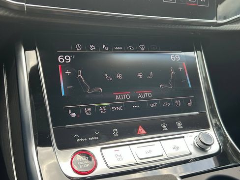 Used 2024 Audi RS Q8 AWD/4WD image 55