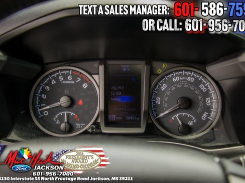 Used 2021 Toyota Tacoma TRD Off-Road w/ Technology Package AWD/4WD image 13