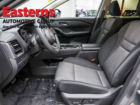 Used 2024 Nissan Rogue SV image 13