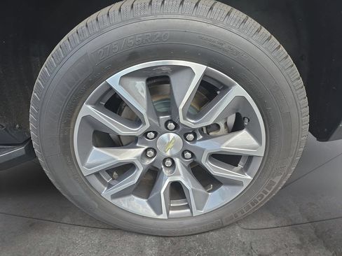 Used 2021 Chevrolet Tahoe LT w/ LT Signature Package AWD/4WD image 38