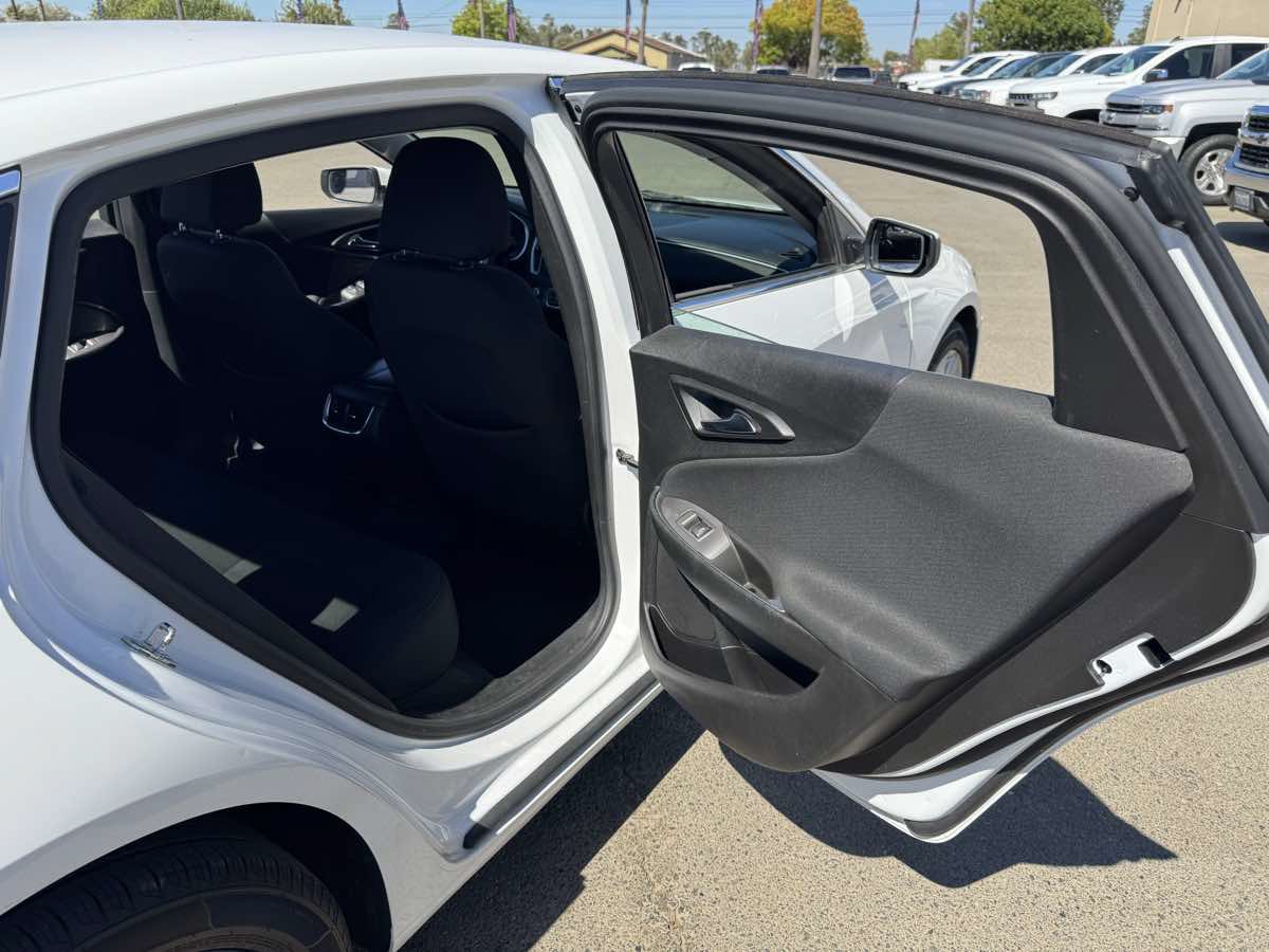 Used 2020 Chevrolet Malibu LT FWD image 16