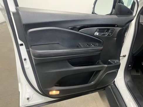 Used 2022 Honda Ridgeline Black Edition image 25