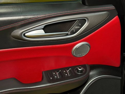 Used 2019 Alfa Romeo Giulia Ti Sport w/ Quick Order Package 22S Sport image 33