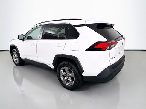 Used 2025 Toyota RAV4 XLE AWD/4WD image 5