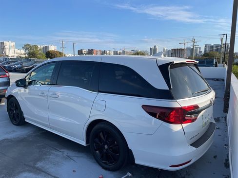 Used 2023 Honda Odyssey Sport image 2