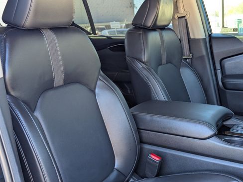 Used 2025 Honda Pilot EX-L image 30