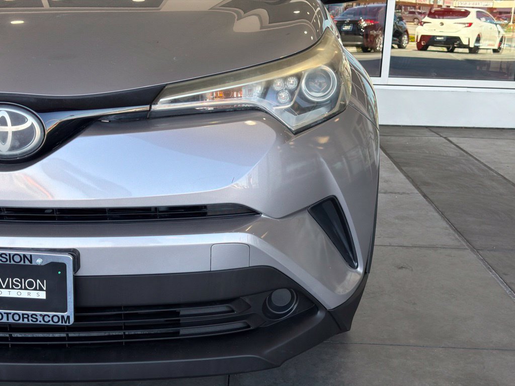 Certified 2018 Toyota C-HR XLE FWD image 5
