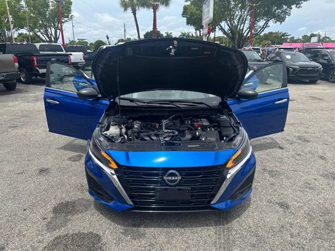 Used 2025 Nissan Altima 2.5 SV FWD image 11