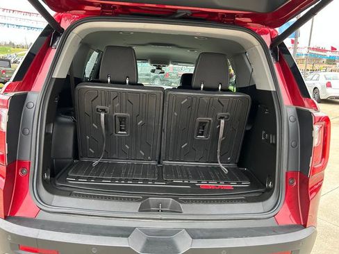 Used 2023 GMC Acadia SLE w/ Driver Convenience Package image 19