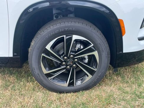 New 2026 Buick Enclave Sport Touring w/ Power Package FWD image 32