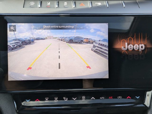 New 2027 Jeep Grand Cherokee Altitude AWD/4WD image 25