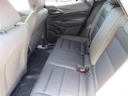 Used 2024 Chevrolet Trax ACTIV w/ Sunroof Package FWD image 28