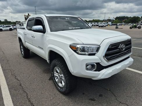 Used 2017 Toyota Tacoma Limited w/ Tow Package AWD/4WD image 1