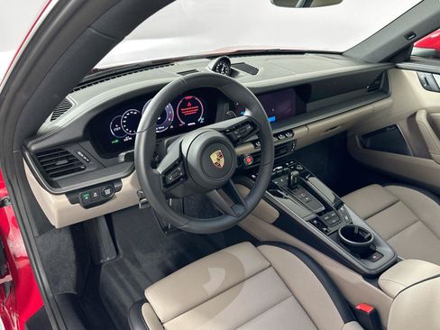 Used 2025 Porsche 911 Carrera RWD image 4