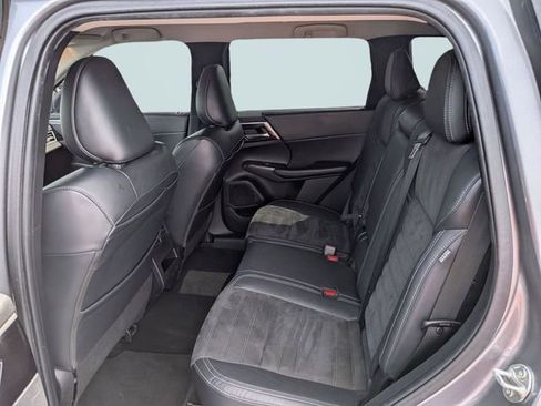 Used 2022 Mitsubishi Outlander SE FWD image 13