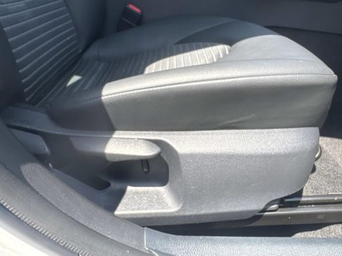 Used 2023 Toyota Camry SE w/ Convenience Package FWD image 12