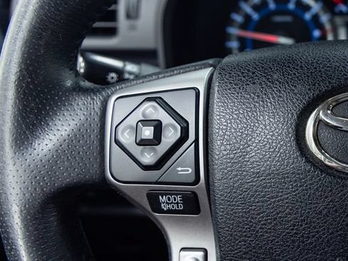 Used 2018 Toyota 4Runner SR5 AWD/4WD image 14
