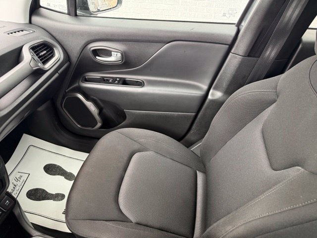 Used 2023 Jeep Renegade Latitude AWD/4WD image 27