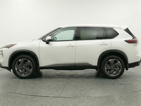 Used 2025 Nissan Rogue SV AWD/4WD image 5