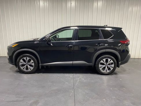 Used 2021 Nissan Rogue SV image 4