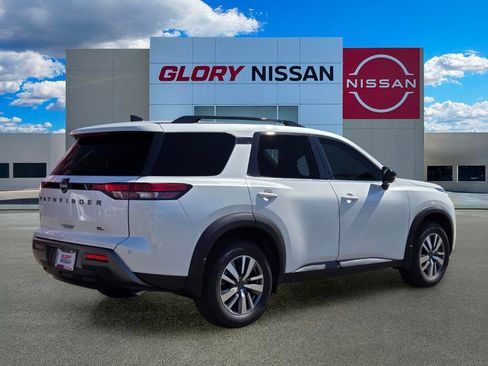 New 2026 Nissan Pathfinder SL FWD image 3