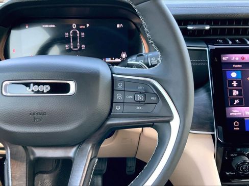 Used 2025 Jeep Grand Cherokee L Limited RWD image 24