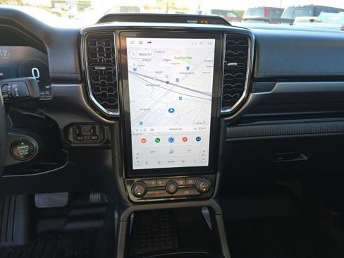 Used 2024 Ford Ranger Lariat w/ Advanced Towing Package image 20