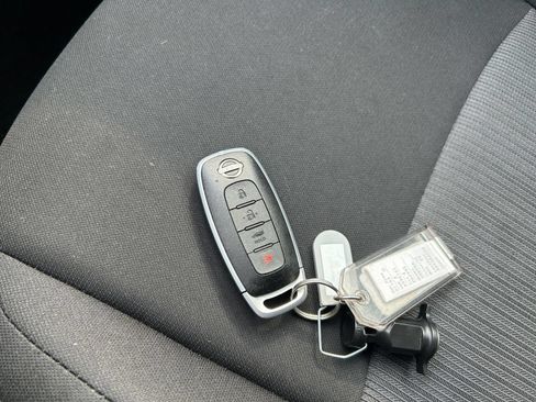 Used 2025 Nissan Sentra SV FWD image 15