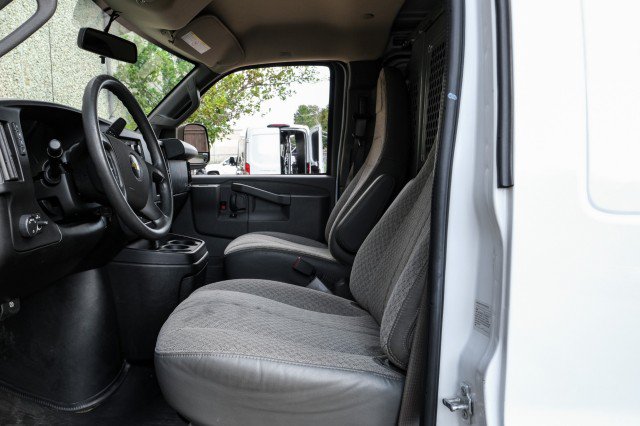 Used 2020 Chevrolet Express 3500 w/ Driver Convenience Package RWD image 3