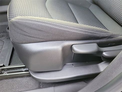 Used 2024 GMC Terrain SLE w/ Elevation Edition image 19