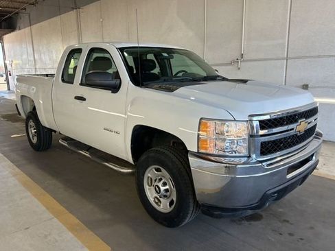 Used 2013 Chevrolet Silverado 2500 W/T image 2
